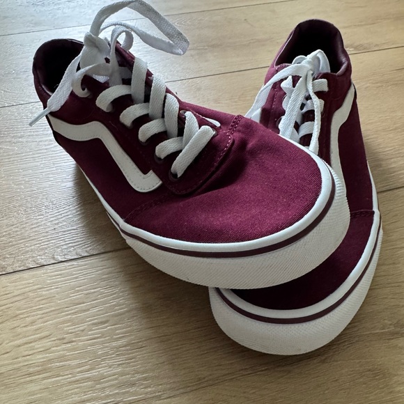 Vans Shoes - Vans Old Skool Burgundy Sneakers Women’s Size 8.5 Like New